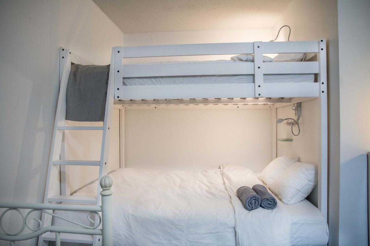 Central Studio Apartment *